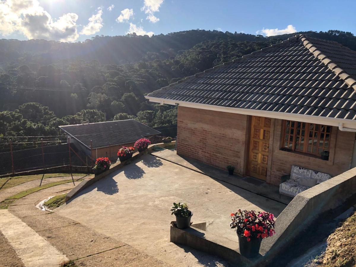 Апартаменти Casa Aconchegante Na Montanha Кампус-ду-Жордан Екстер'єр фото