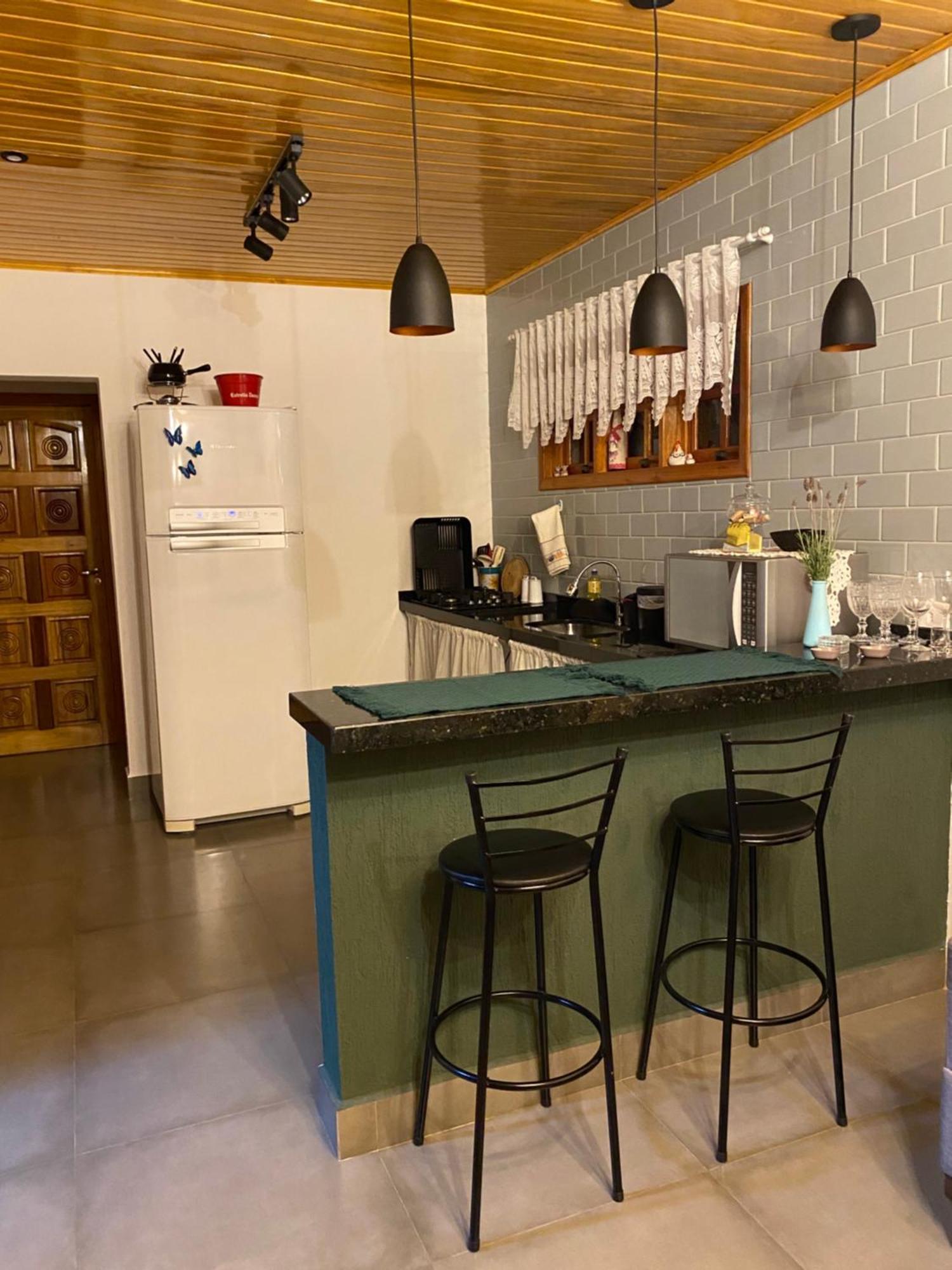 Апартаменти Casa Aconchegante Na Montanha Кампус-ду-Жордан Екстер'єр фото