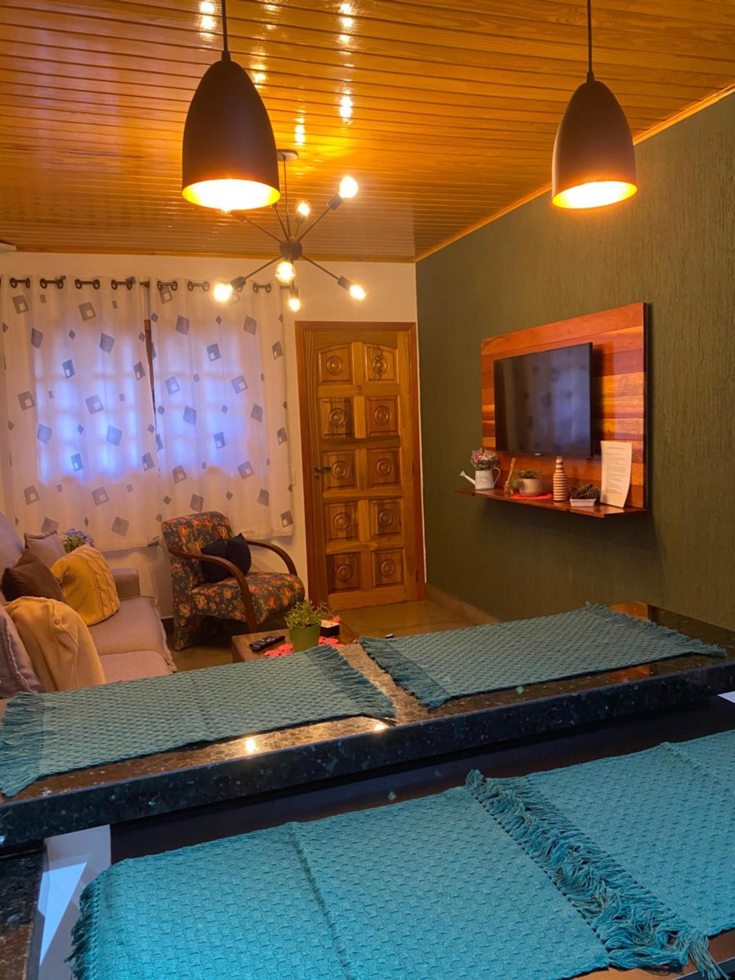 Апартаменти Casa Aconchegante Na Montanha Кампус-ду-Жордан Екстер'єр фото